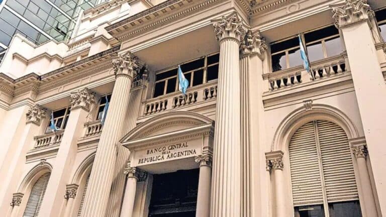Reforma del Banco Central: el dato sobre los salarios que enciende alarmas y los cambios que piden para la ley