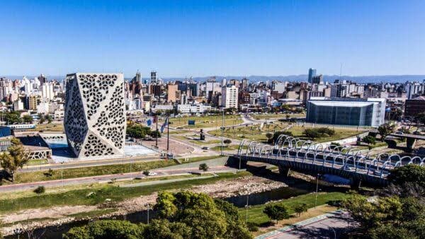 Córdoba volvió a perder recursos por coparticipación y acumula casi un año de transferencias en baja