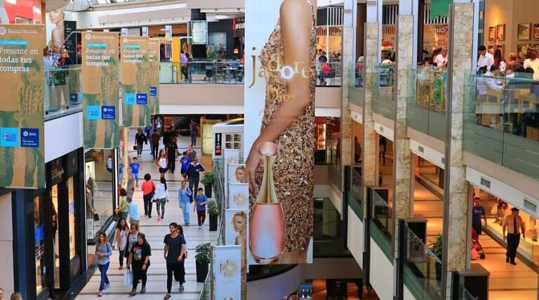 Repuntó el consumo en los shoppings durante mayo, aunque se mantuvo estancado en supermercados y mayoristas