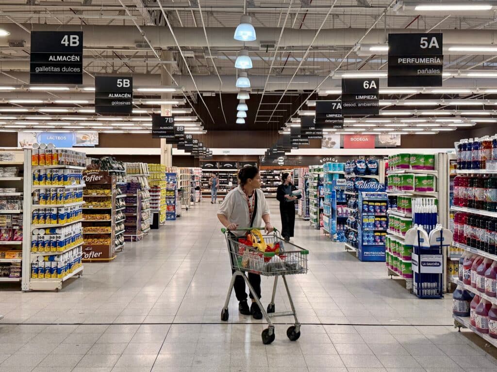 Repunte del alza de precios: la inflación de julio fue del 2,1% y acumuló 33,8% en doce meses