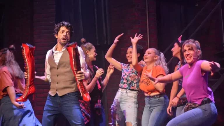 Federico Salles: “En Kinky Boots se vive una verdadera fiesta del teatro”