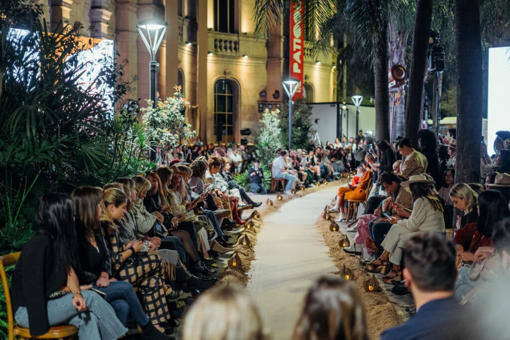 Patio Olmos volvió a vestirse de moda, presentando sus colecciones Primavera Verano 2024