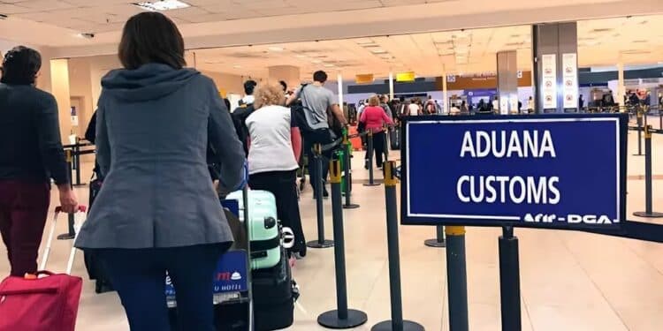 Ley Ómnibus: se podrán ingresar productos importados para uso personal sin pagar impuestos