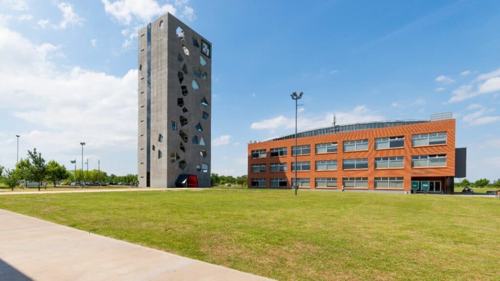 Universidad Siglo 21 recorrerá el país presentando las carreras del futuro, mediante FuTour
