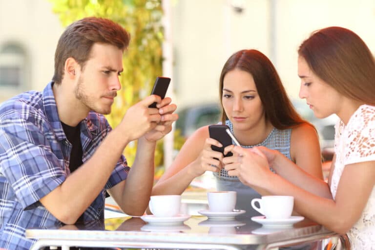 Adicción al celular: Un ladrón de tiempo en la era digital