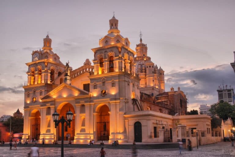 Noche de los Templos: la edición que reunió a casi 2.000 visitantes y confirmó que “la fraternidad en Córdoba es única”