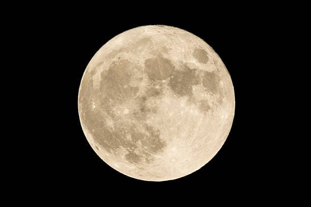 La Luna Llena en Acuario del 29 de julio impulsa cierres, revelaciones y decisiones importantes para todos los signos