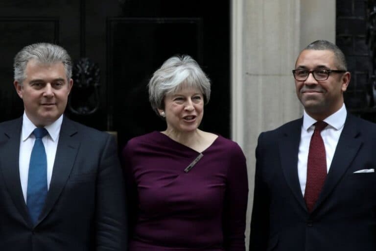 Theresa May completó la remodelación de su gobierno