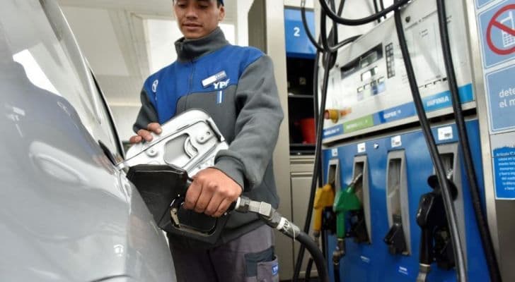 En julio, la nafta fue 18% más cara en el interior