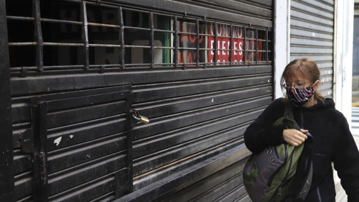 Alto déficit fiscal y falta de competitividad, las claves de décadas de atraso