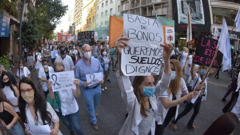 Paritarias e inflación corriendo al 60%, ¿quién gana la carrera?