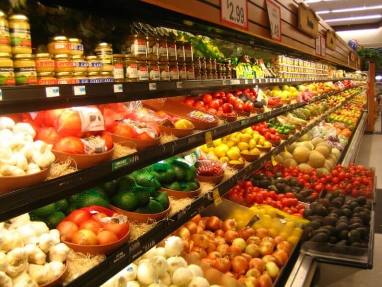 En abril, el consumidor pagó 14,3% más de lo que percibió el productor
