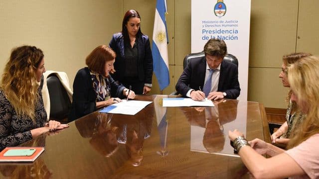 Farmacity firmó un Convenio Marco de Cooperación con el Ministerio de Justicia y Derechos Humanos de la Nación