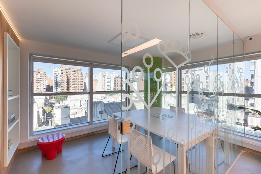 Grupo Serena estrena espacio de coworking (suma apoyo profesional)