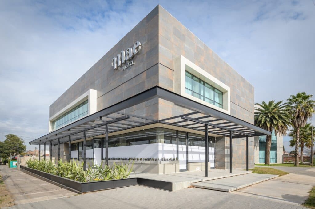 Rebrote hotelero: reabren exSheraton, Orfeo y Amerian, llegan nuevos hoteles y preparan Ley para proteger al sector