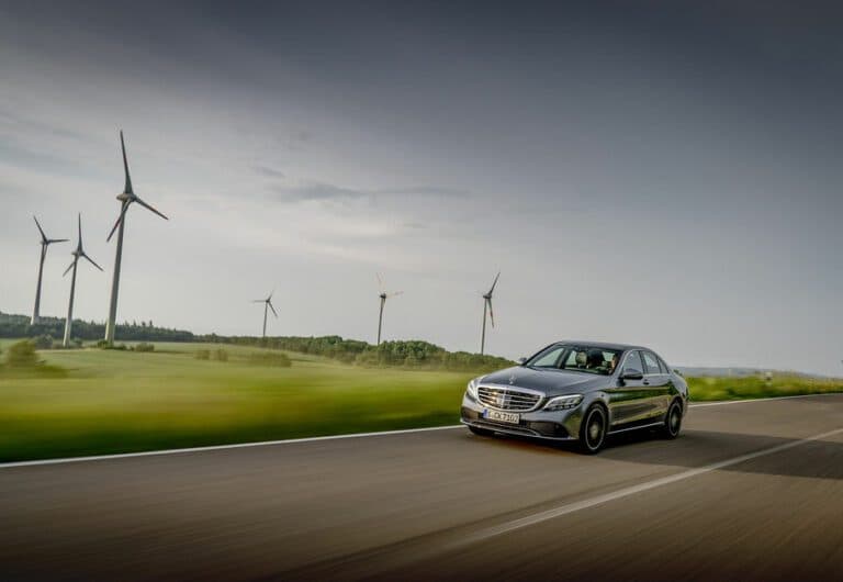Mercedes-Benz anunció la llegada al país de su primer auto eléctrico 100%