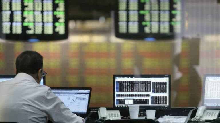 El riesgo país argentino cedió casi 3% y quedó debajo de los 800 puntos