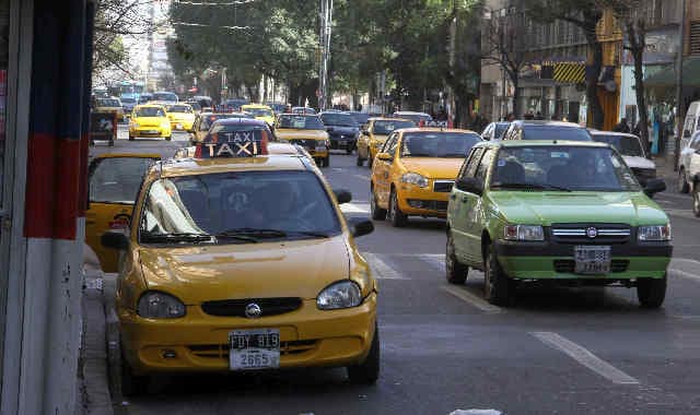 Cómo y cuándo es la convocatoria para el sorteo de chapas de taxis y remises