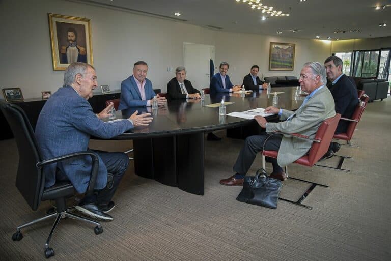 Qué dice el ´Libro blanco´ que la UIA le entregó a Schiaretti