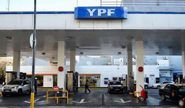 YPF anunció que baja el precio del combustible por segunda vez en un mes