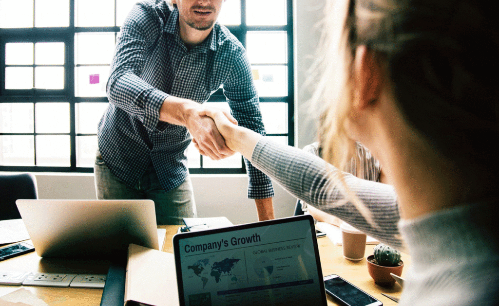 Cuánto creció la demanda de jóvenes que buscan empleo
