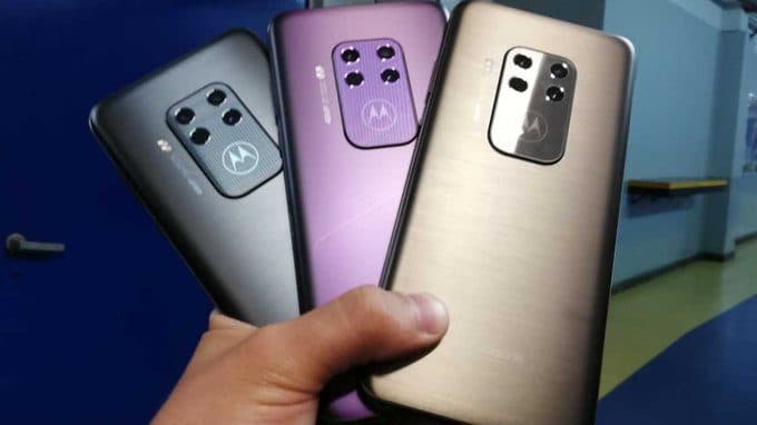 Motorola presentó el One Zoom (cuatro cámaras y zoom óptico)