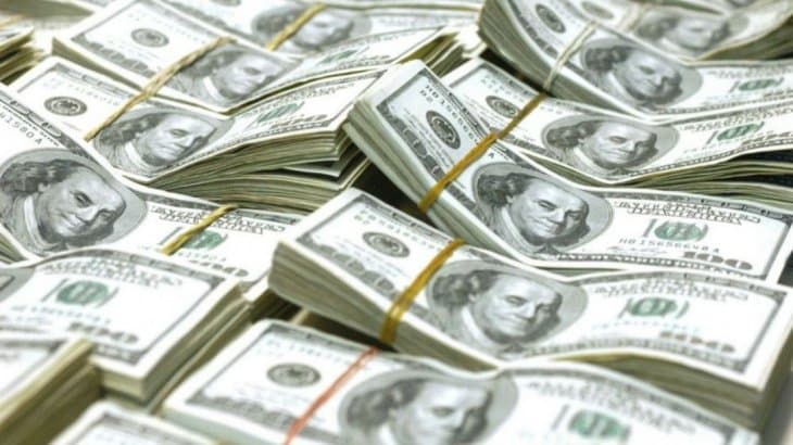 Empresas ven una devaluación para agosto o para diciembre