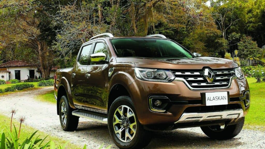Por la crisis, Renault y Mercedes postergan la producción y venta de sus pick-ups