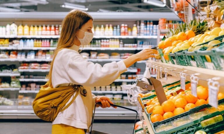 Brecha campo-góndola: un consumidor pagó 4,7 veces más de lo que cobró el productor