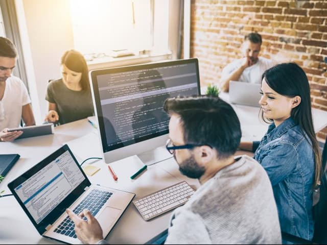 Mercado laboral: cuánto cobra un empleado del sector IT