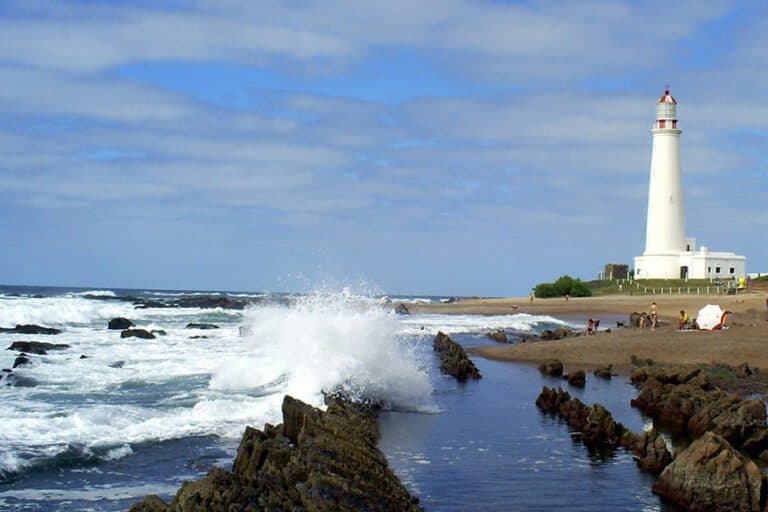 Cómo es la estrategia de Uruguay para atraer argentinos (pese al dólar turista)