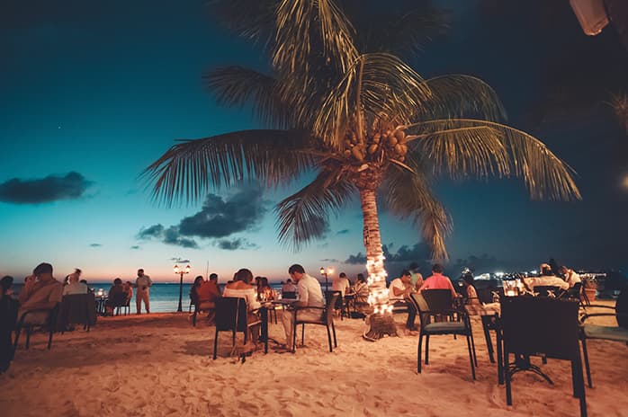 Aruba levantó las medidas restrictivas: qué pasa con los eventos y restaurantes