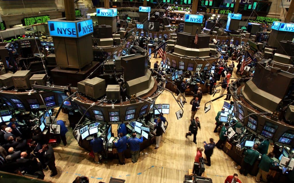 Las 10 acciones de Wall Street más elegidas por los inversores latinos