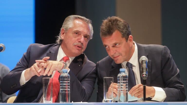 Cómo reaccionan los mercados y el dólar a un Massa superministro y empoderado