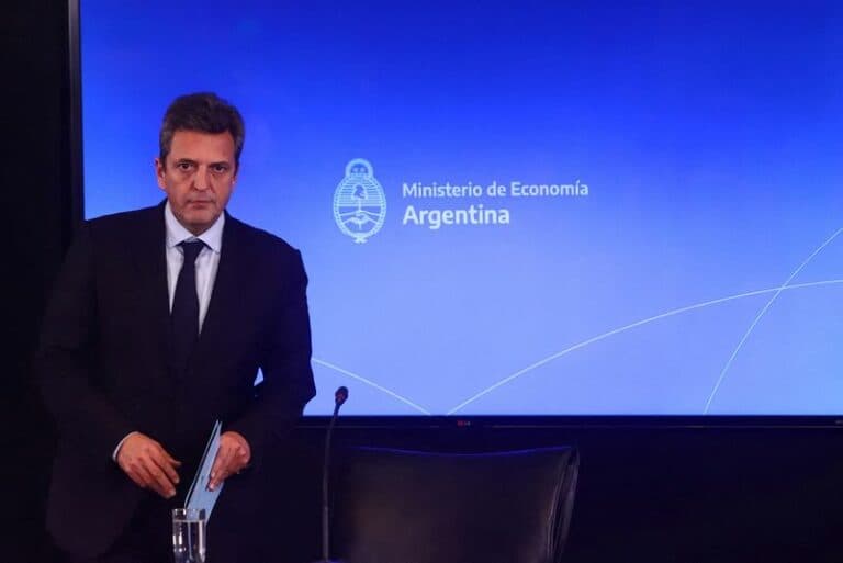 Gobierno sale a recomprar deuda externa por más de US$ 1000 millones