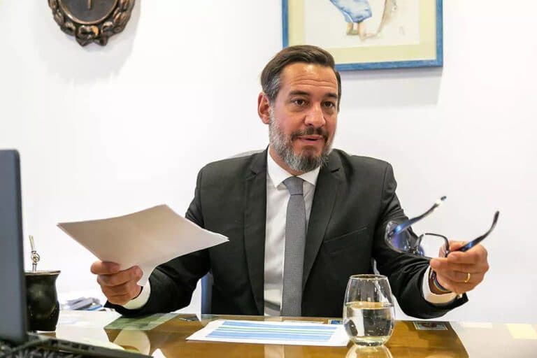 Siciliano amaga con una interna para resolver candidatura a intendente