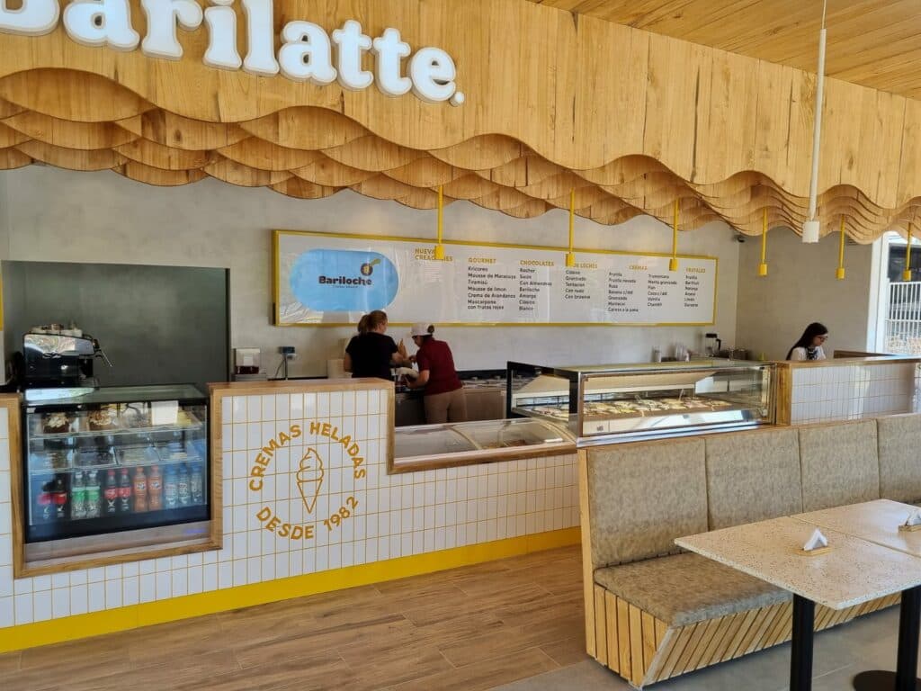 La cadena de Helados Bariloche abandona su antiguo nombre y ahora se lanza al mercado como Barilatte