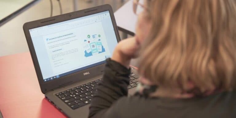 De qué se trata «Silvertech», el programa de la Muni para la inserción laboral de mayores de 50 años