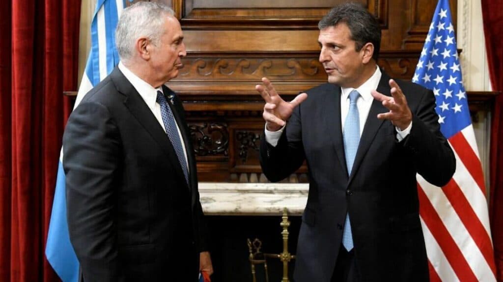 Qué dice el acuerdo que firmó Massa con EE.UU para compartir información fiscal
