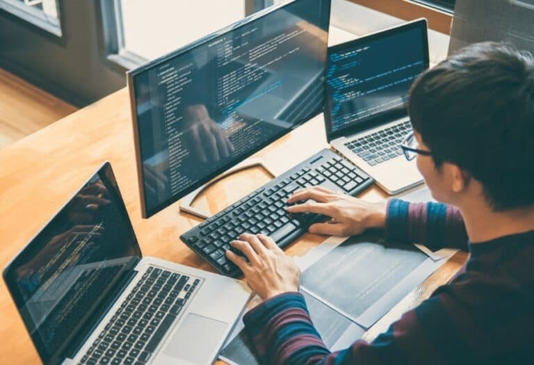 Qué estudiar en 2026: las profesiones con más empleo y salarios competitivos