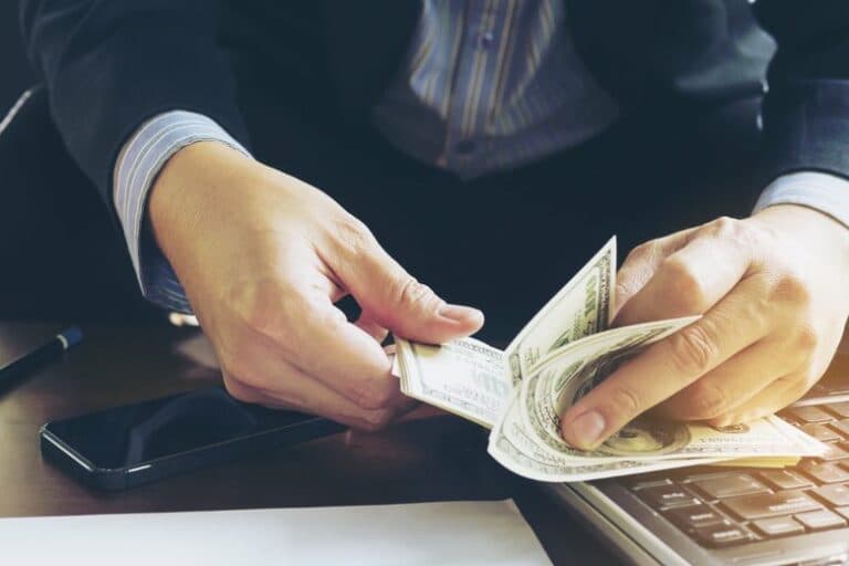 Inversiones: cómo resguardar ahorros ante la suba del blue y la previa electoral