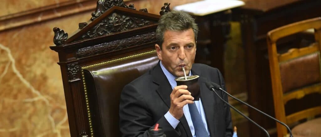 Con la del interior: el «plan platita» de Massa se financia con fondos provinciales