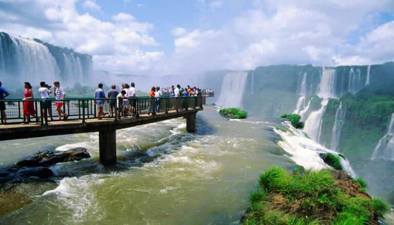 Un verano que se decide sobre la marcha: cómo viajan y gastan los turistas en 2026