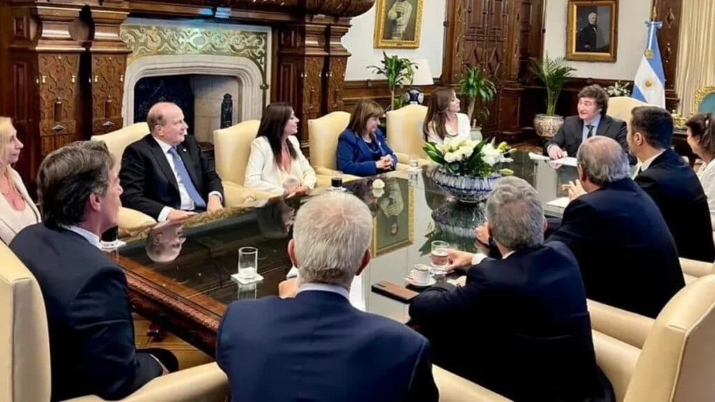 Recorte fiscal y quita de privilegios: lo que dejó la primera reunión del gabinete Milei