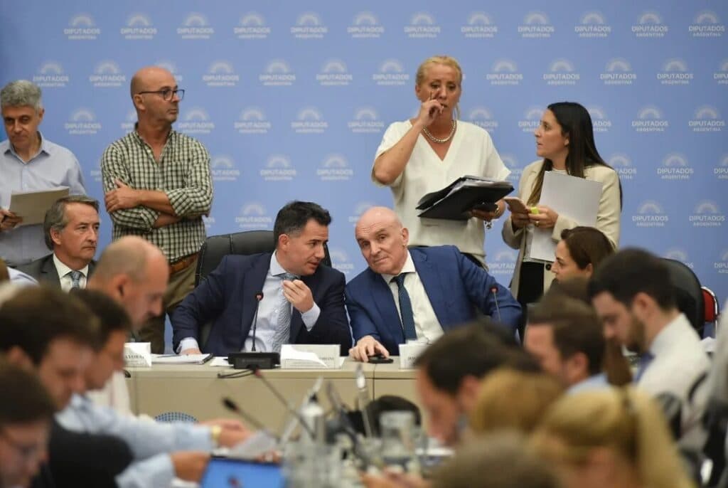 Ley Ómnibus: con cambios en el proyecto, el oficialismo logró apoyo opositor pero todavía faltan votos