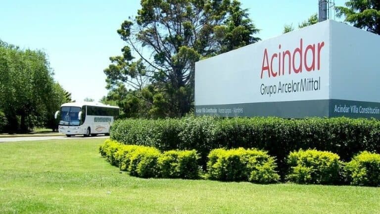 Por la caída en las ventas, Acindar frenará sus 4 plantas durante un mes