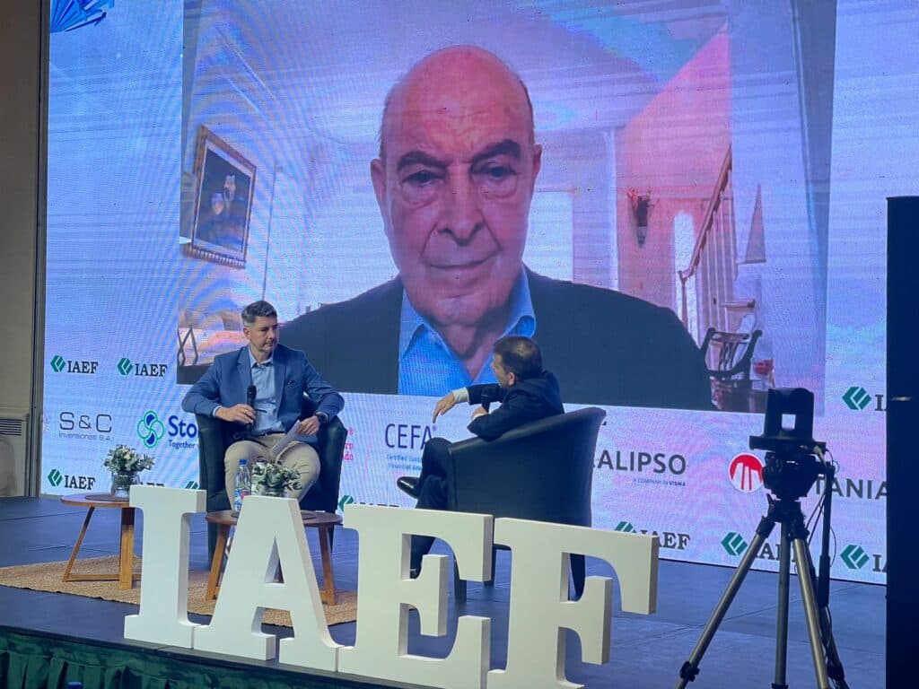 Cavallo le recomendó a Milei crear un «mercado libre» para el dólar y anticipó cuándo bajará la inflación