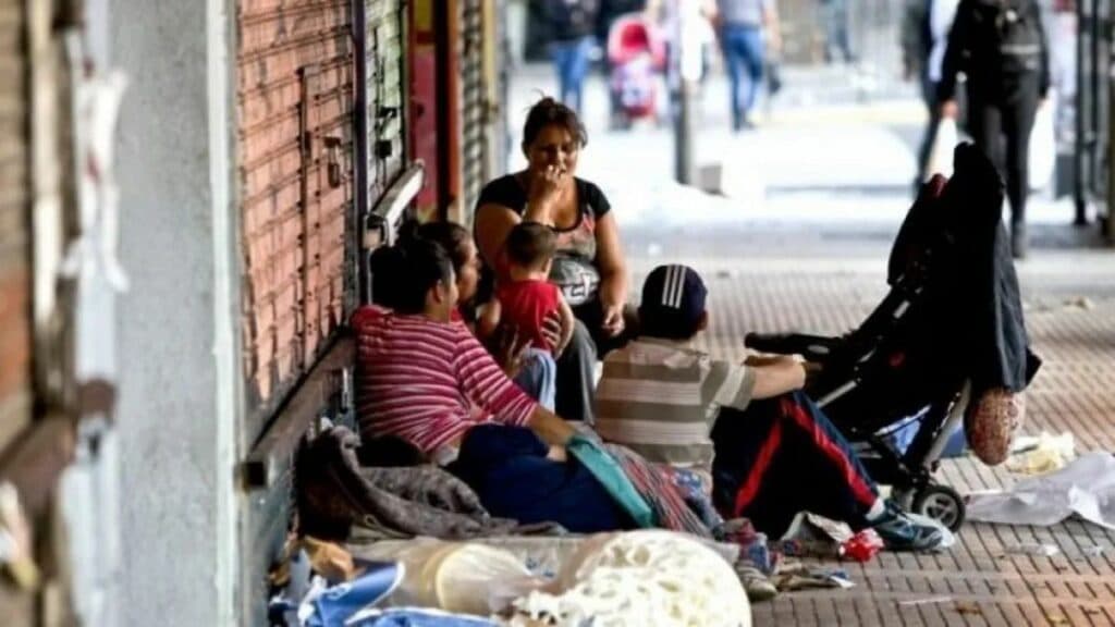 Erosión inflacionaria dejó nuevos pobres y más desigualdad en el impacto de la crisis