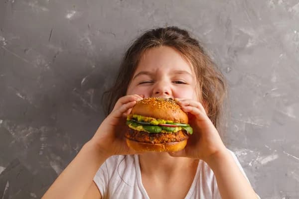 Jueves solidario en la semana de la hamburguesa: restaurantes que se suman a la iniciativa