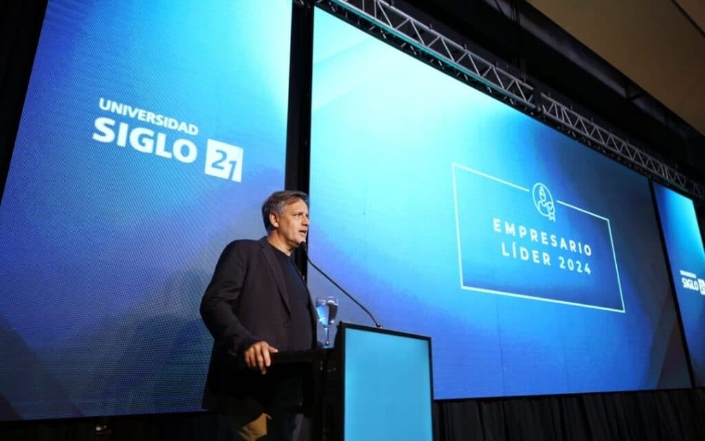 Universidad Siglo 21 distingue a Gastón Taratuta como Empresario Líder 2024